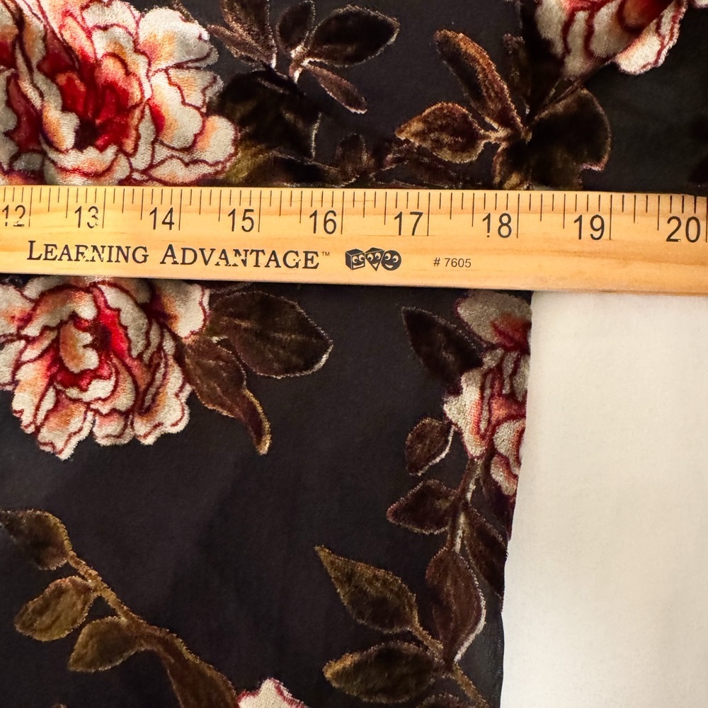 Cupcakes & Cashmere Black Floral Velvet Blouse Cold Shoulder Sz L NWT Romantic - Picture 10 of 11